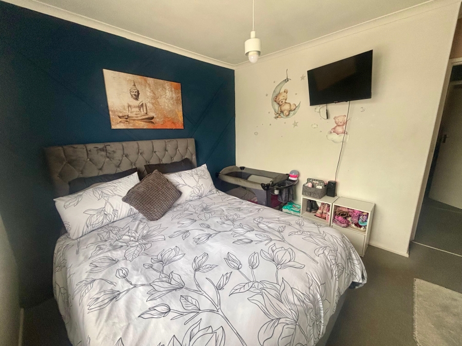 2 Bedroom Property for Sale in Goodwood Park Western Cape